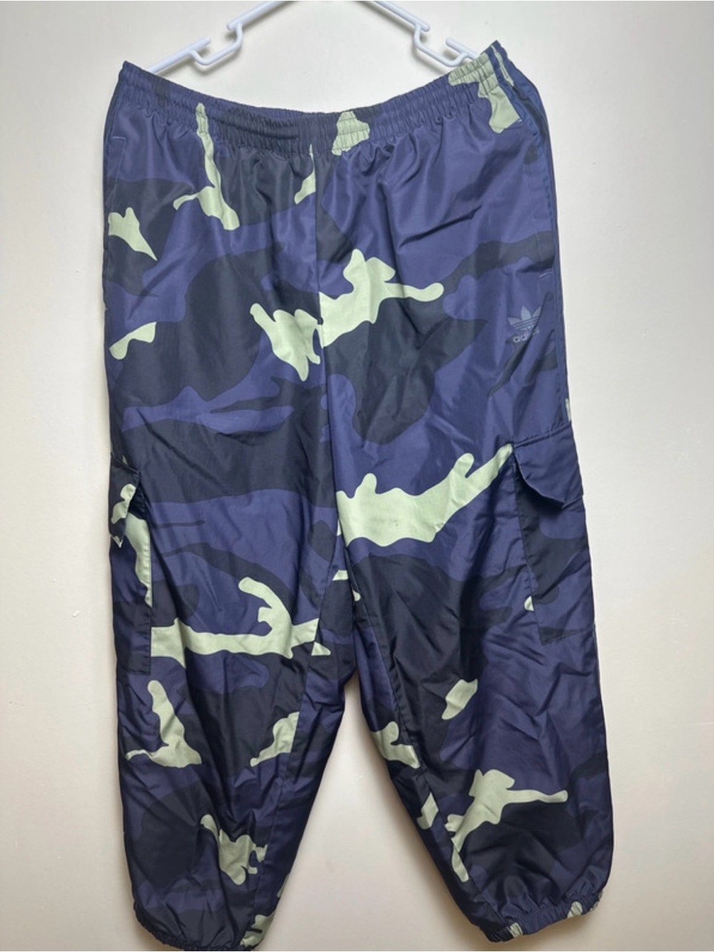 Women’s Adidas Windbreaker Sweatpants Size Large